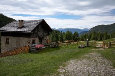 Escursione in Val di Funes Gruppo delle Odle malga Geisler e malga Casnago