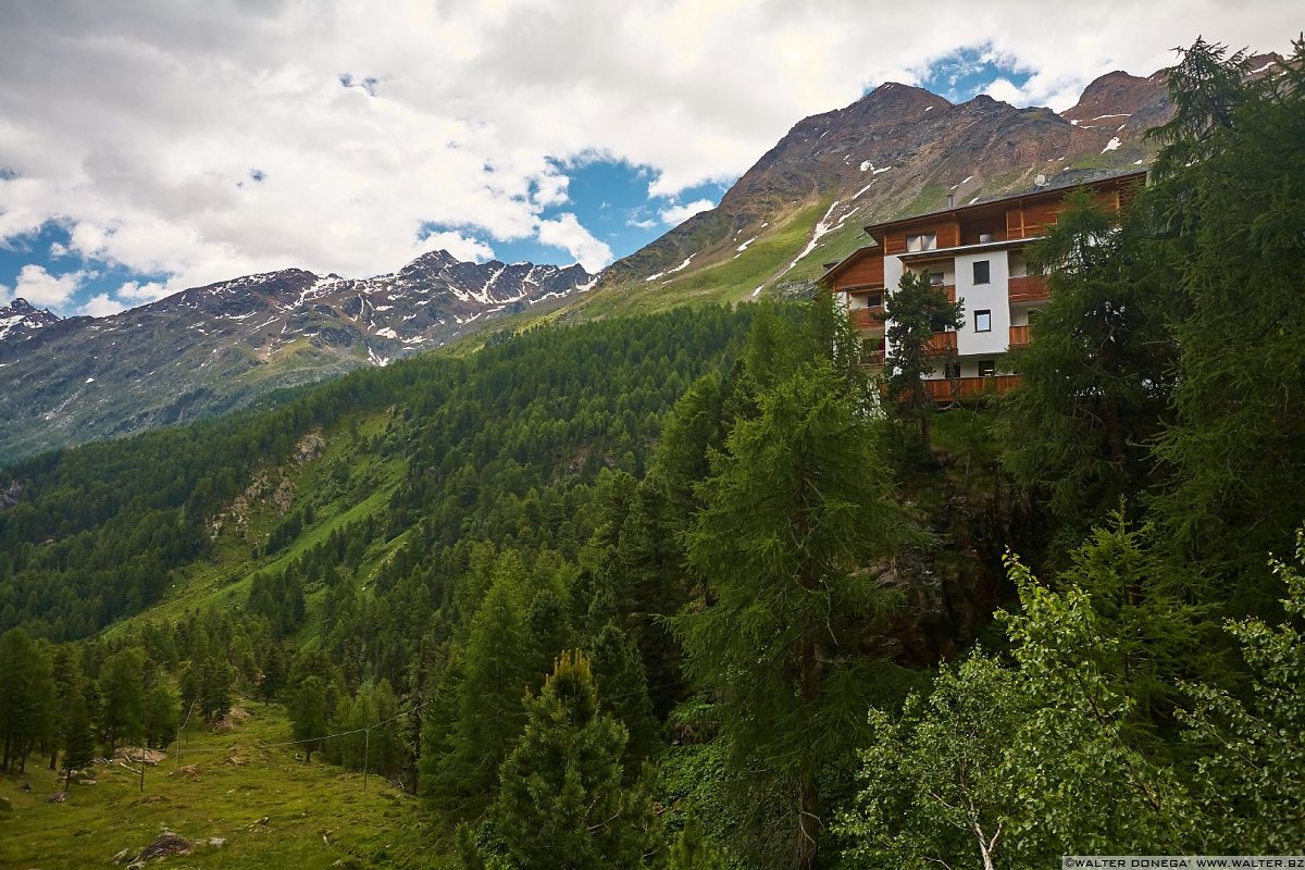 Panorama sulla Val Martello Val Martello sino ai piedi del Cevedale