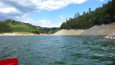 In canoa sul lago di Santa Giustina