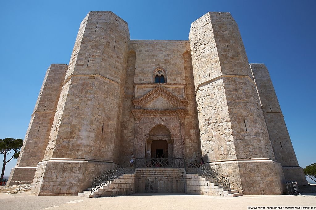 Castel del Monte Puglia - 02 Castel del Monte Puglia