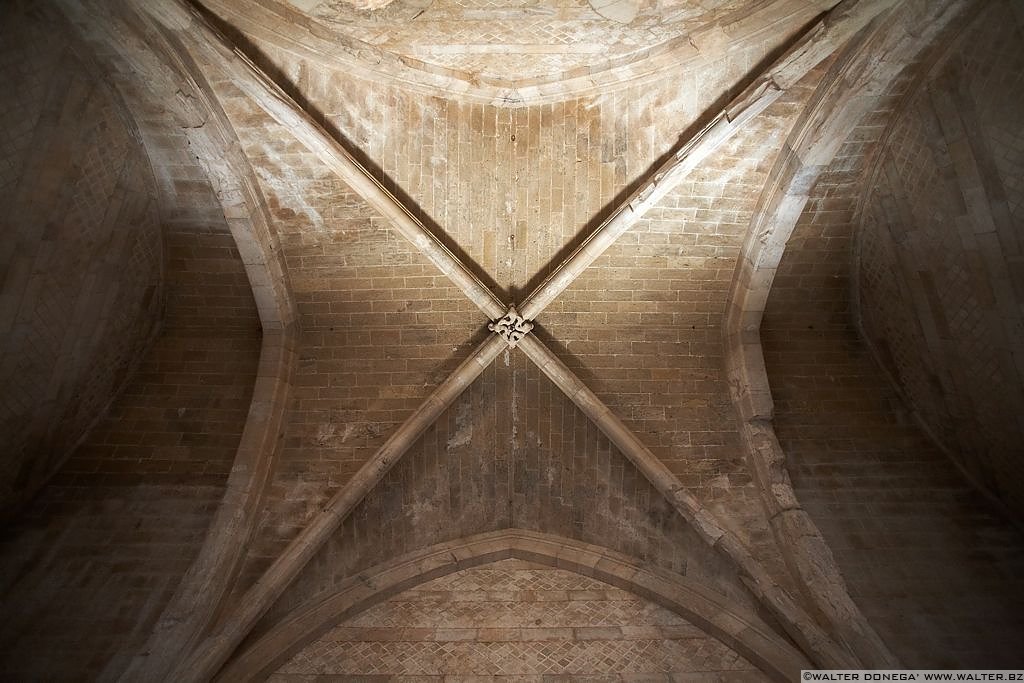 Castel del Monte Puglia - 11 Castel del Monte Puglia