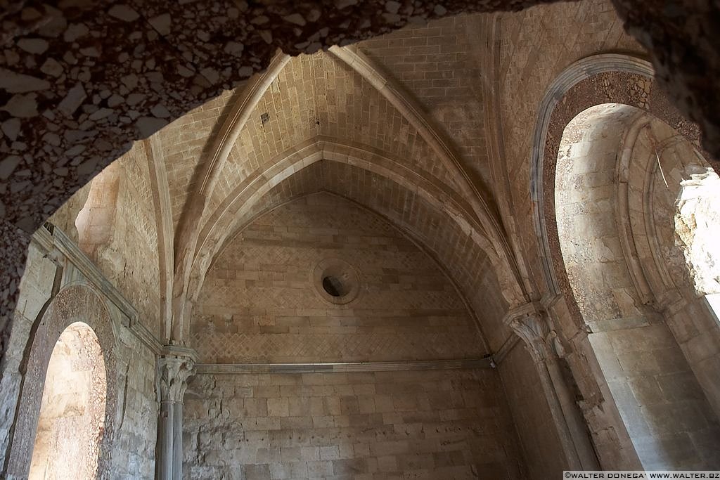 Castel del Monte Puglia - 13 Castel del Monte Puglia