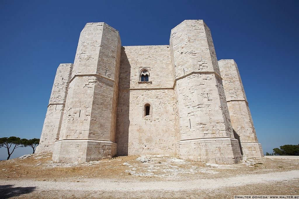 Castel del Monte Puglia - 38 Castel del Monte Puglia