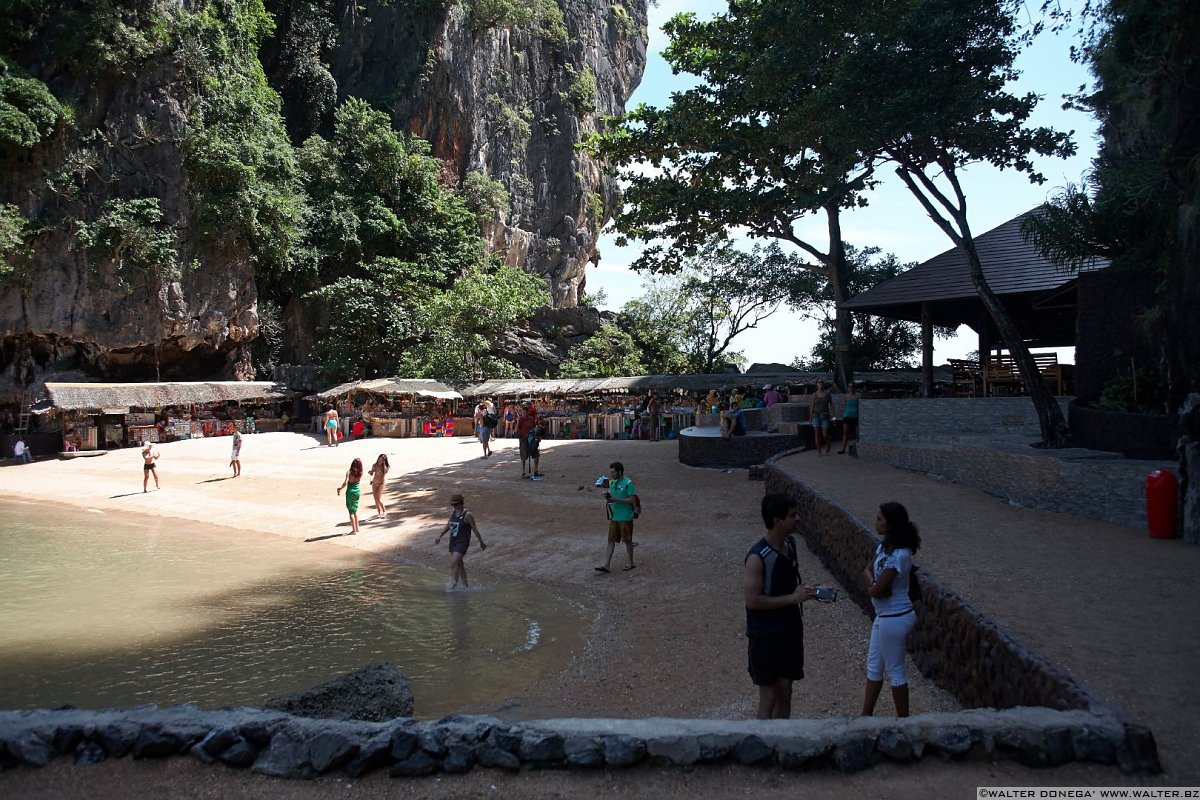 F19 James Bond island