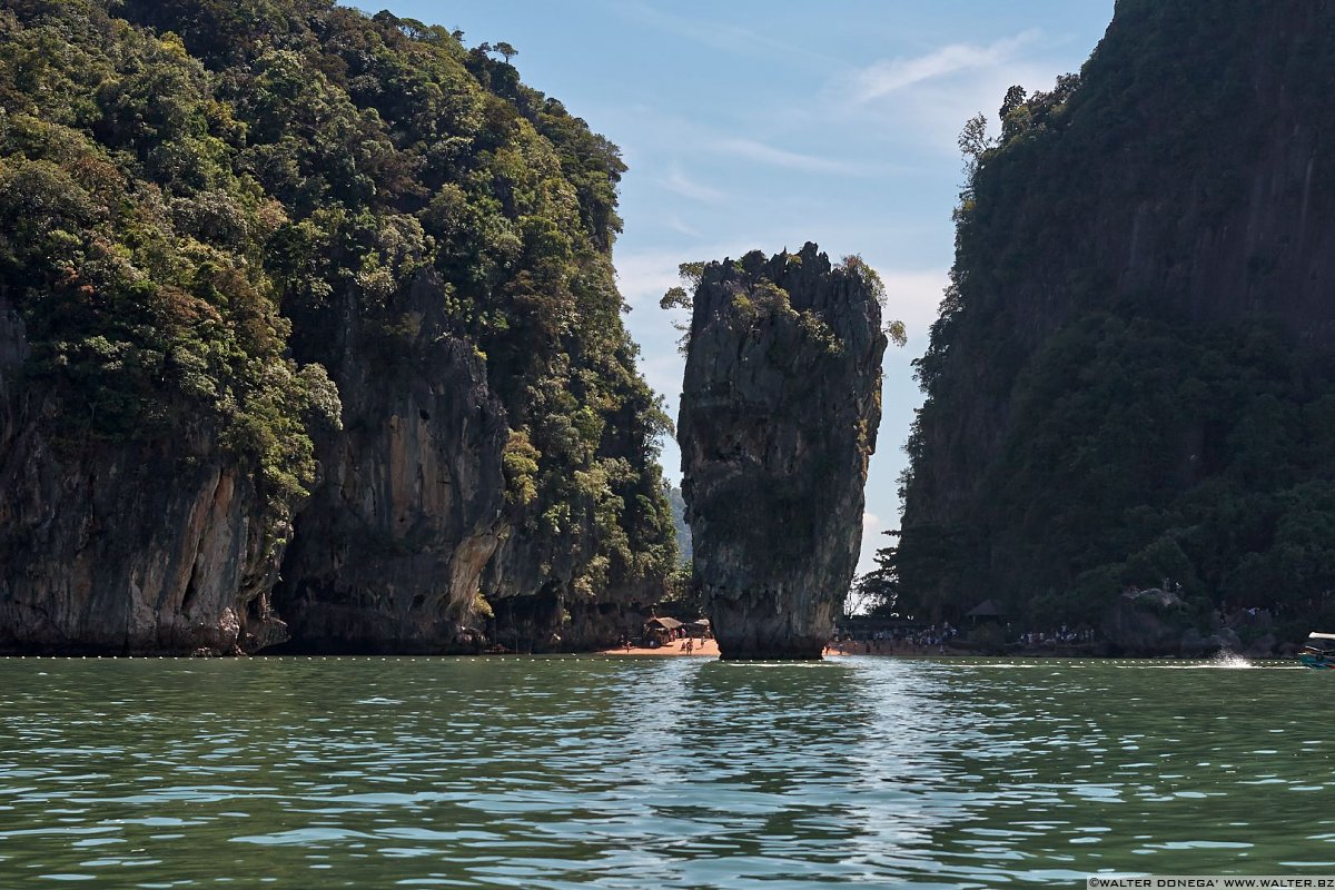 F20 James Bond island