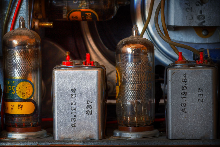 OLD VALVE RADIO Photoblog