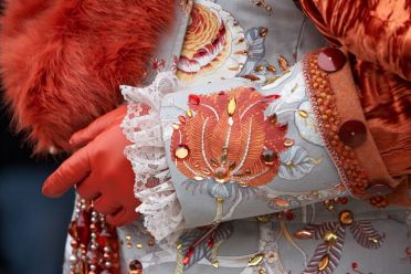 Le mani delle maschere al carnevale di Venezia 2013