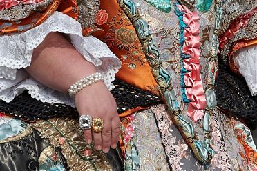 Le mani delle maschere al carnevale di Venezia 2013