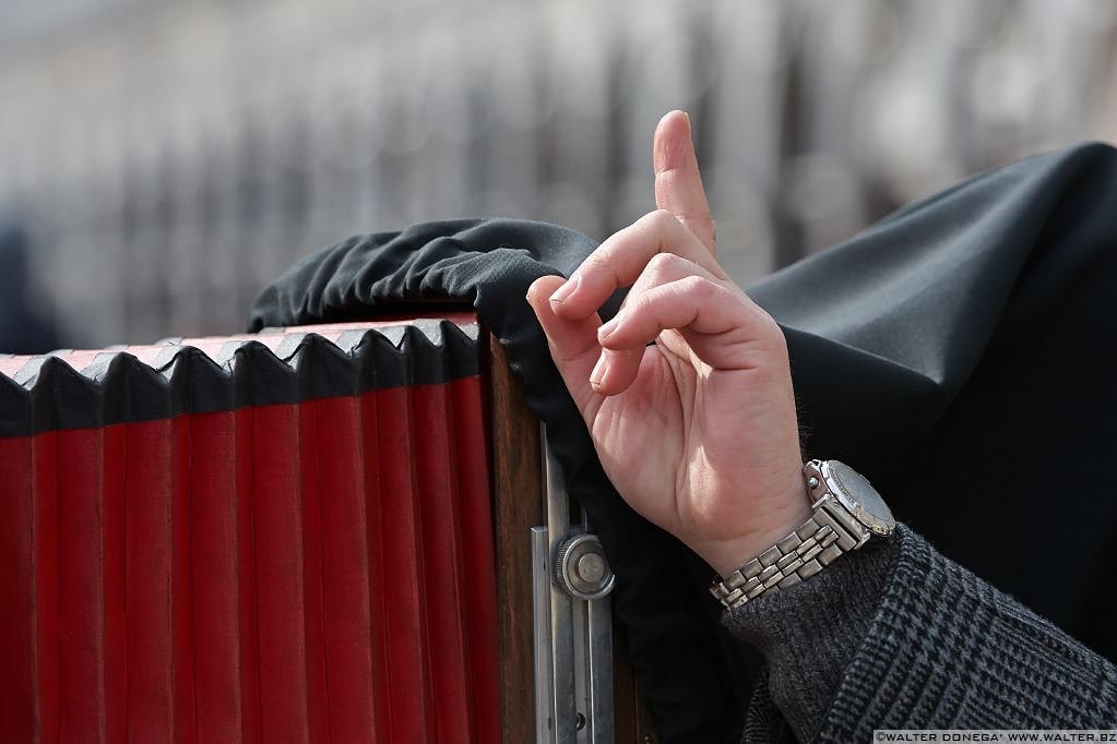 26 Le mani delle maschere al carnevale di Venezia 2013