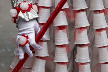 Le mani delle maschere al carnevale di Venezia 2013