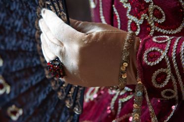 Le mani delle maschere al carnevale di Venezia 2013