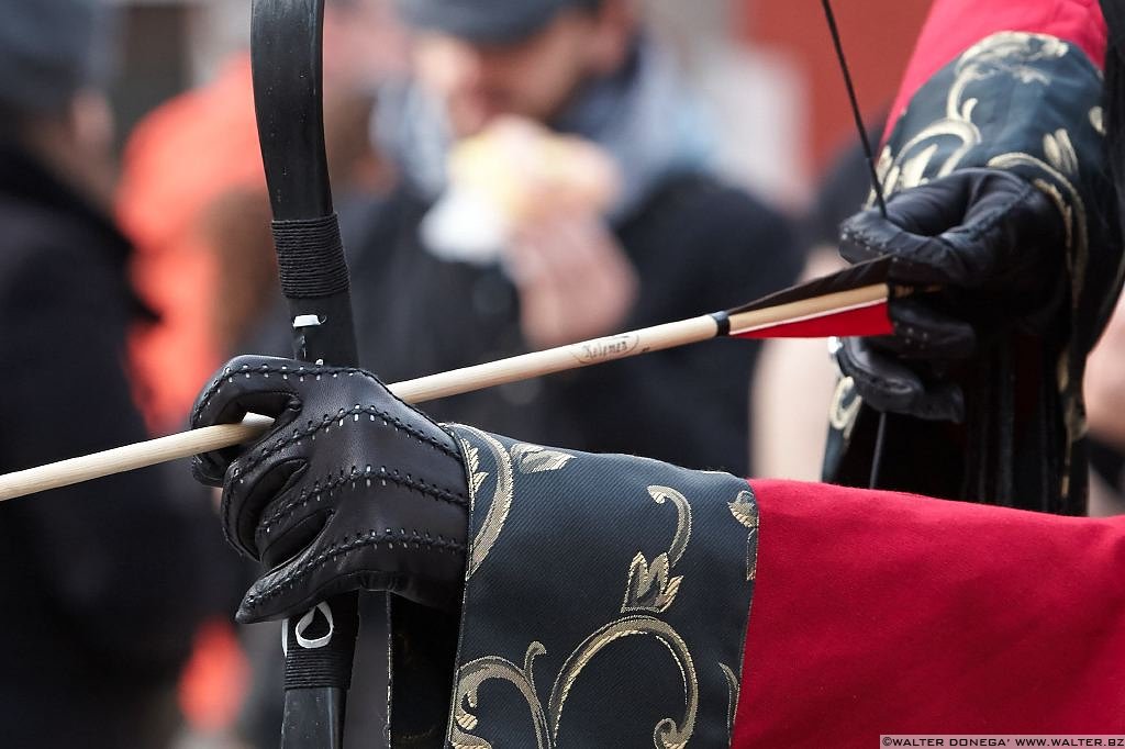 43 Le mani delle maschere al carnevale di Venezia 2013